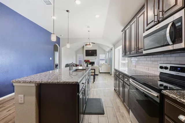 $2,500 | 1204 Queens Brook Lane, Fort Worth, TX 76140