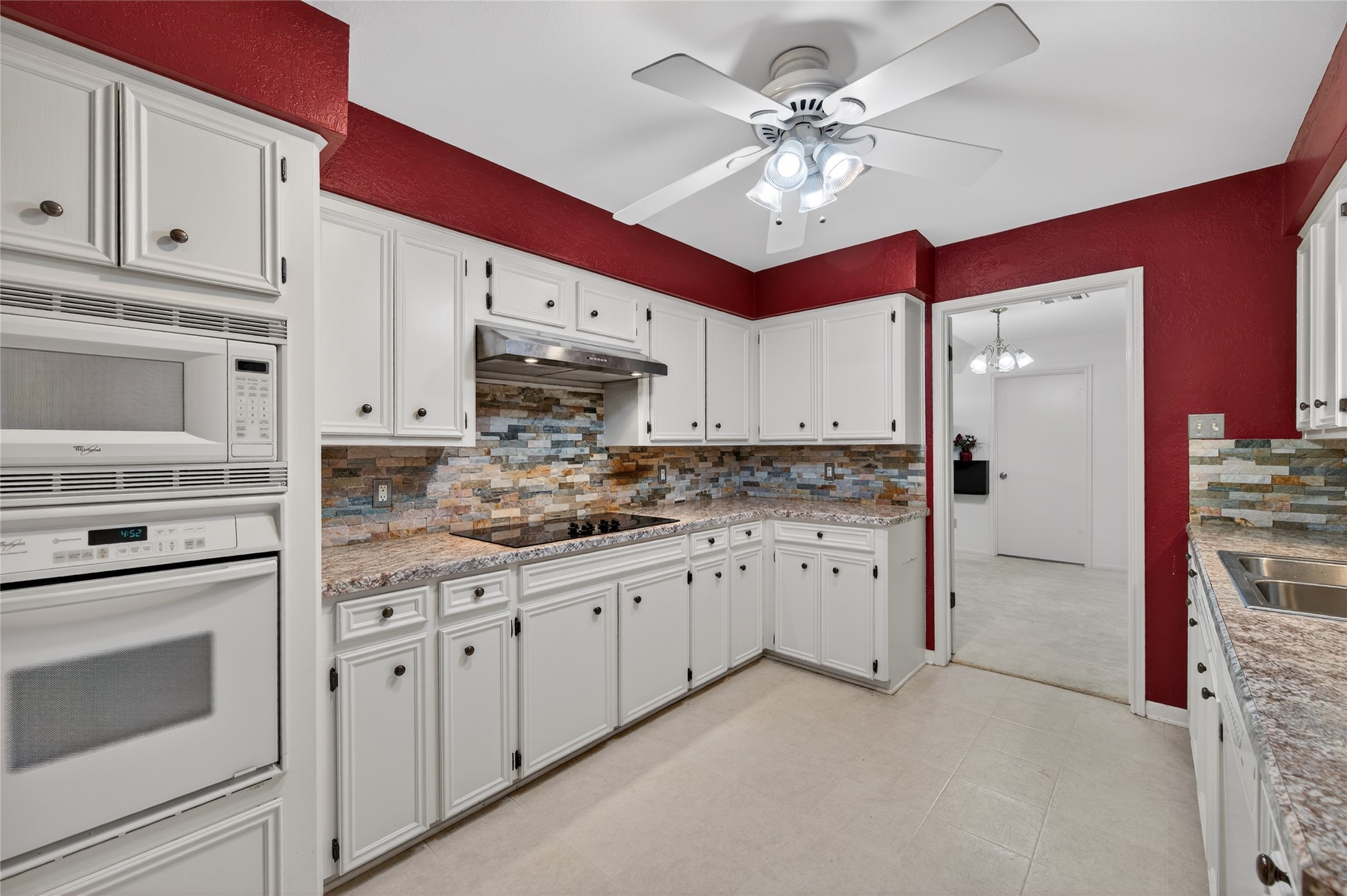 14724 Perthshire Road, Unit F Houston, TX 77079 - Photo 9 of 33 Gallery Image 9
