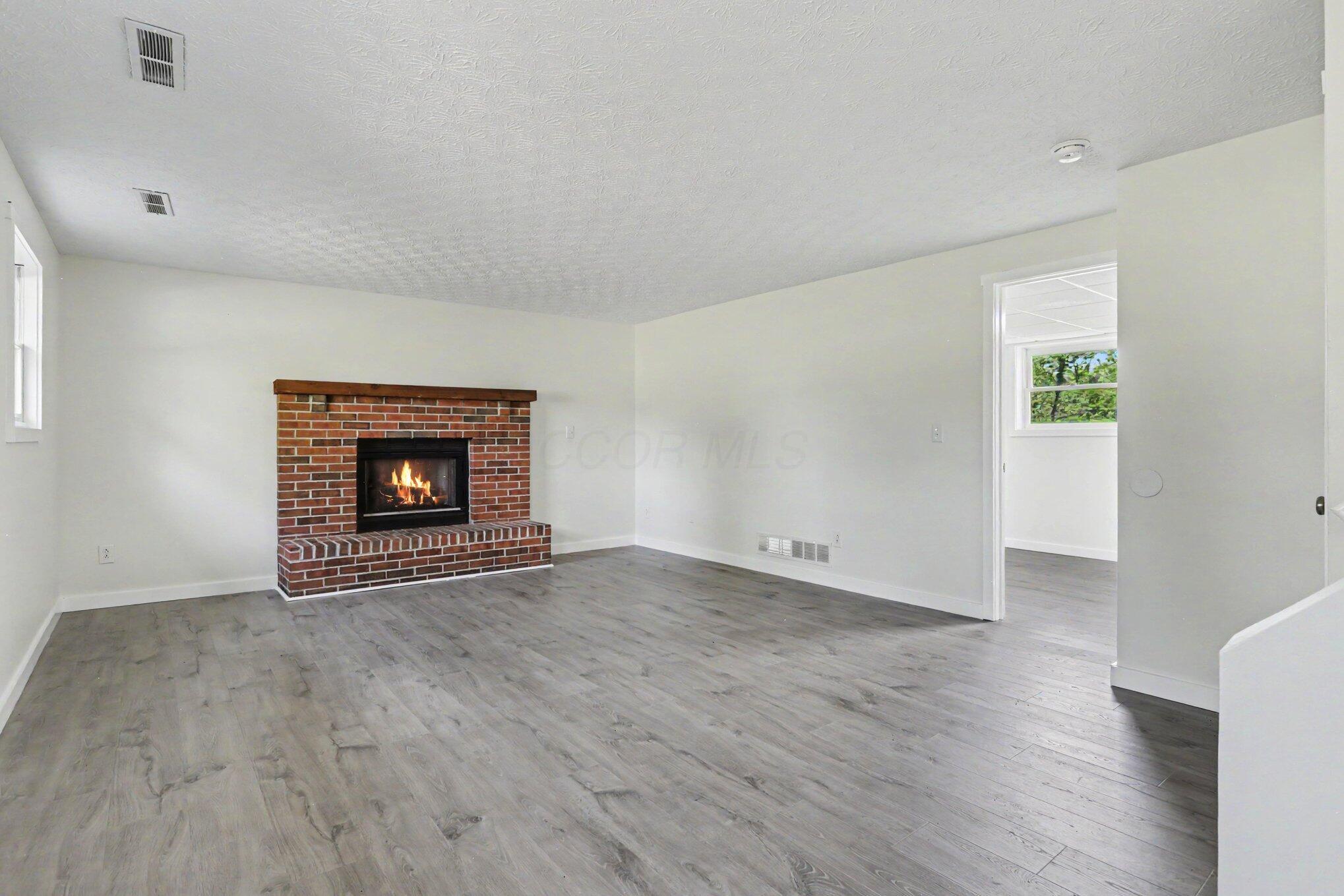 4315 Corner Road Alexandria, OH 43001 - Photo 18 of 39 Family Room