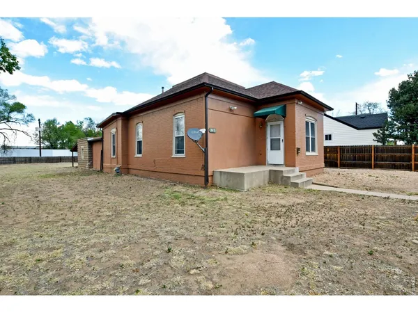 $319,900 | 913 4th Street, Greeley, CO 80631
