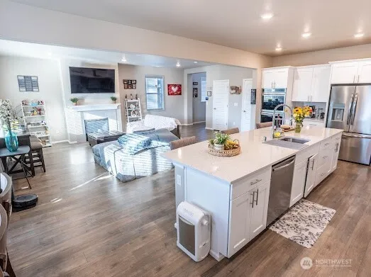 $678,500 | 17622 Crossing Drive East, Puyallup, WA 98374