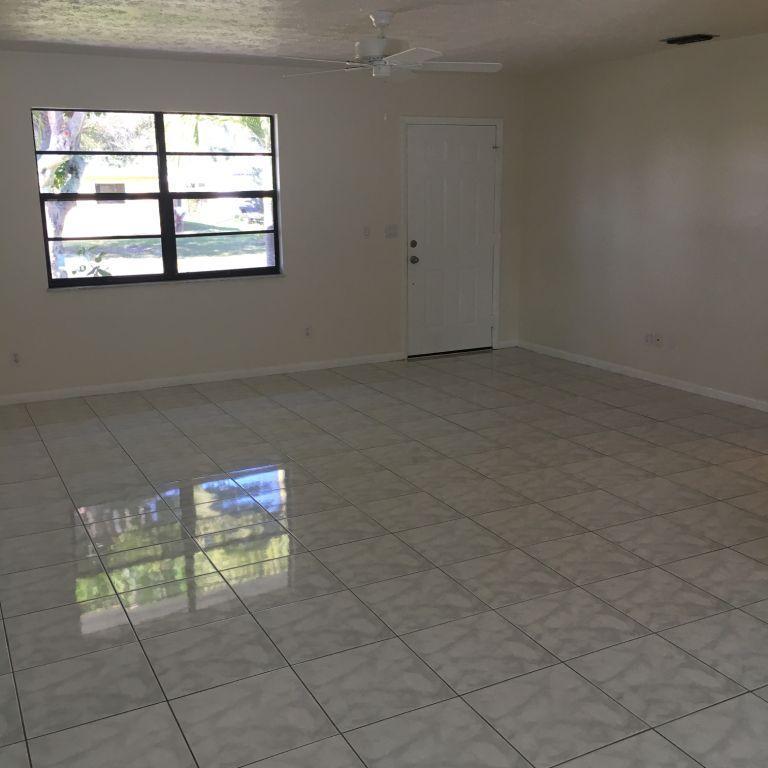 1918 Southeast Monroe Street Stuart, FL 34997 - Photo 4 of 6 4-0IMG_3299