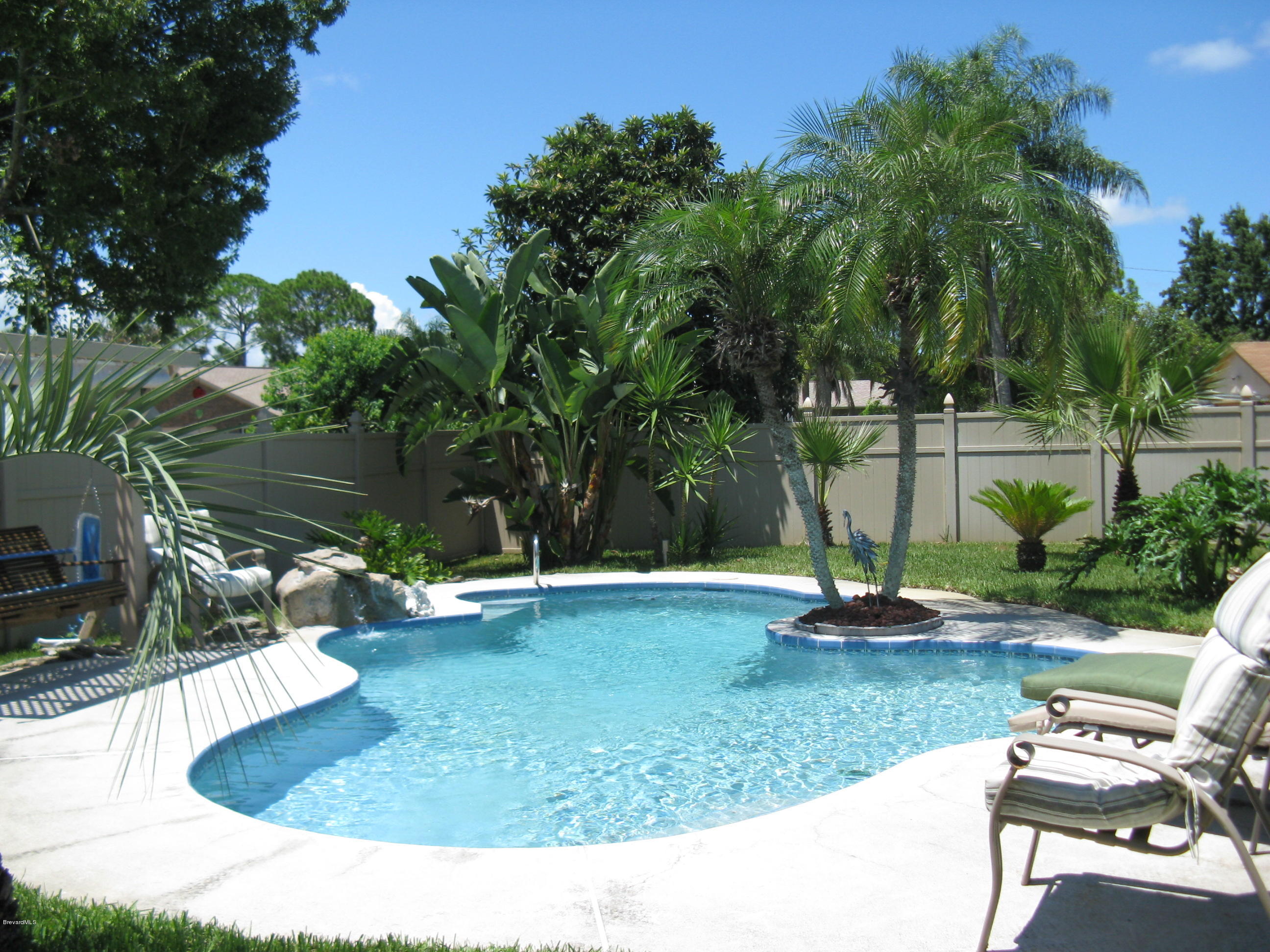 239 Rheine Road Northwest Palm Bay, FL 32907 - Photo 11 of 16 Pool