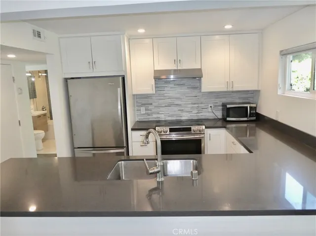 $4,500 | 285 San Joaquin Street, Laguna Beach, CA 92651