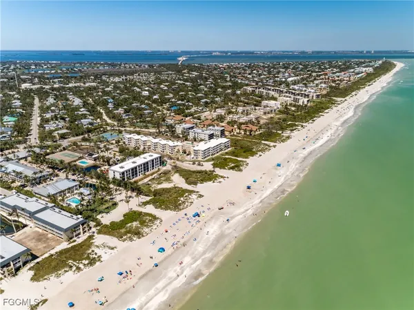 $1,575,000 | 610 Donax Street, Unit 311, Sanibel, FL 33957