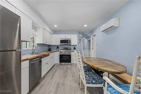 $1,575,000 | 610 Donax Street, Unit 311, Sanibel, FL 33957