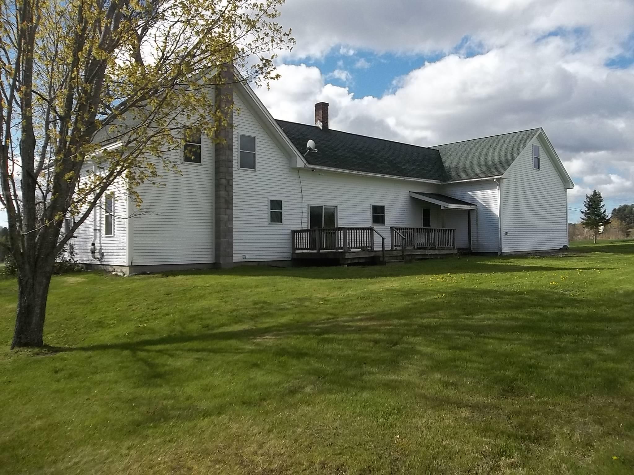 390 Howe Road Whitefield, ME 04353 - Photo 29 of 40 WillrodtBack3
