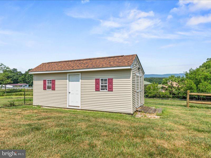 7246 Smith Road Chambersburg, PA 17202 - Photo 12 of 66 Gallery Image 12