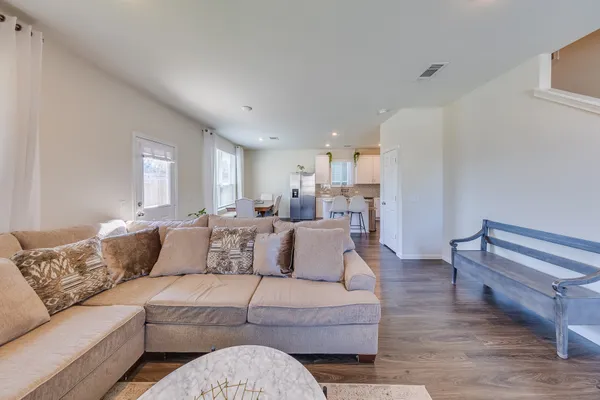 $2,300 | 10207 Cannons Run Way, Houston, TX 77034