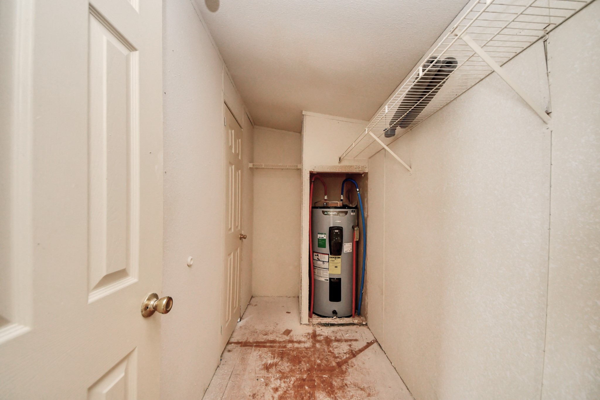320 4th Street San Leon, TX 77539 - Photo 14 of 29 a view of an empty room
