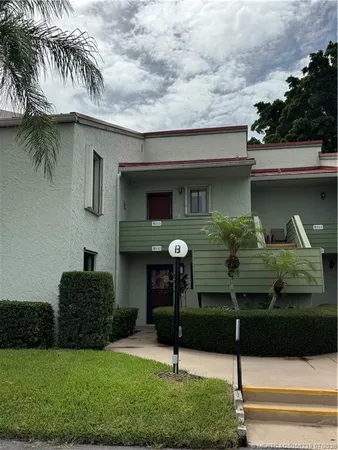 $170,000 | 5463 Southeast Miles Grant Road, Unit B212, Stuart, FL 34997