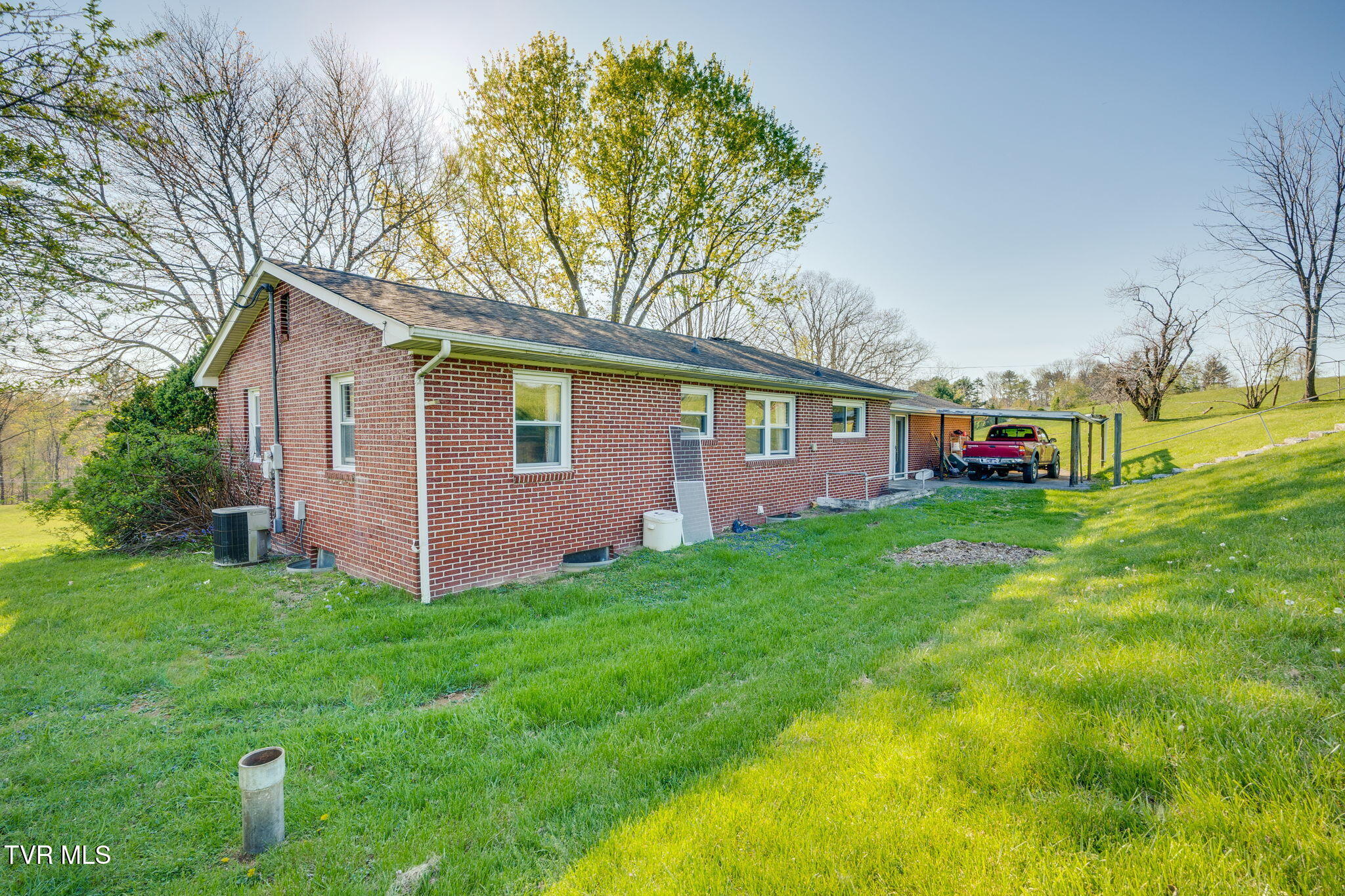 599 River Bend Road Bristol, TN 37620 - Photo 25 of 34 25