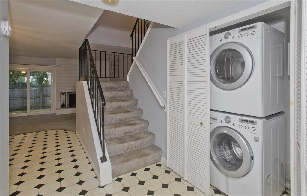 409 Nassau Drive, Unit 409 Springfield, MA 01129 - Photo 7 of 40 Gallery Image 7