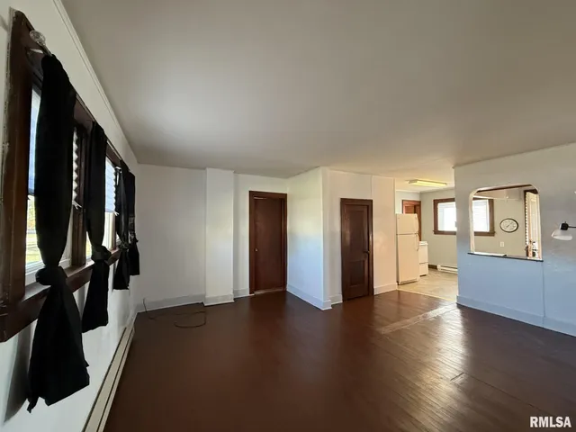 $44,900 | 215 South Chamberlain Street, Roseville, IL 61473