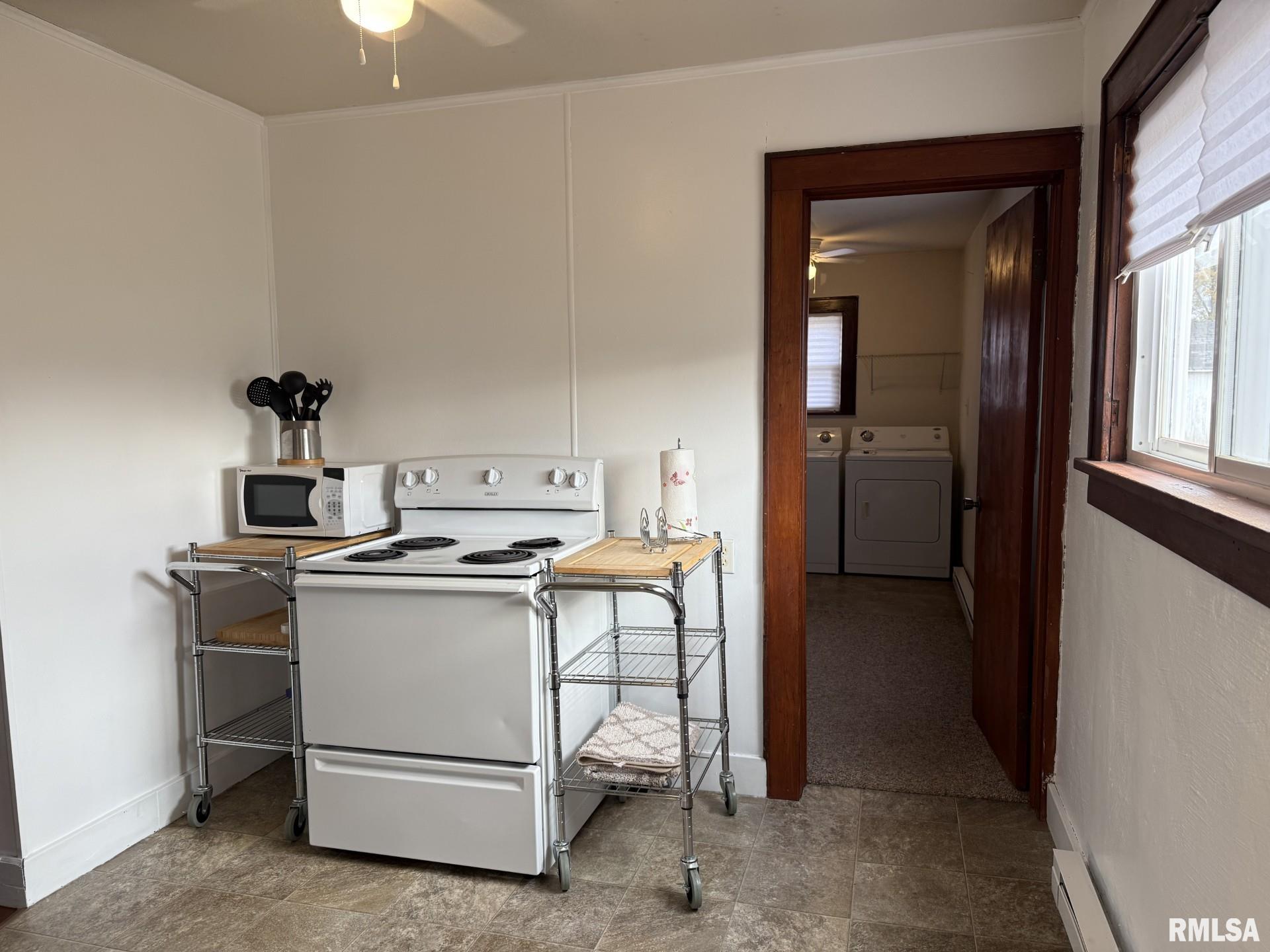 215 South Chamberlain Street Roseville, IL 61473 - Photo 19 of 35