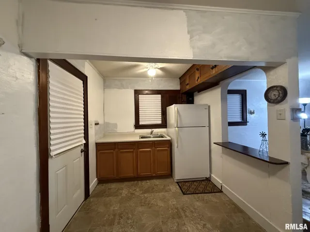 $44,900 | 215 South Chamberlain Street, Roseville, IL 61473