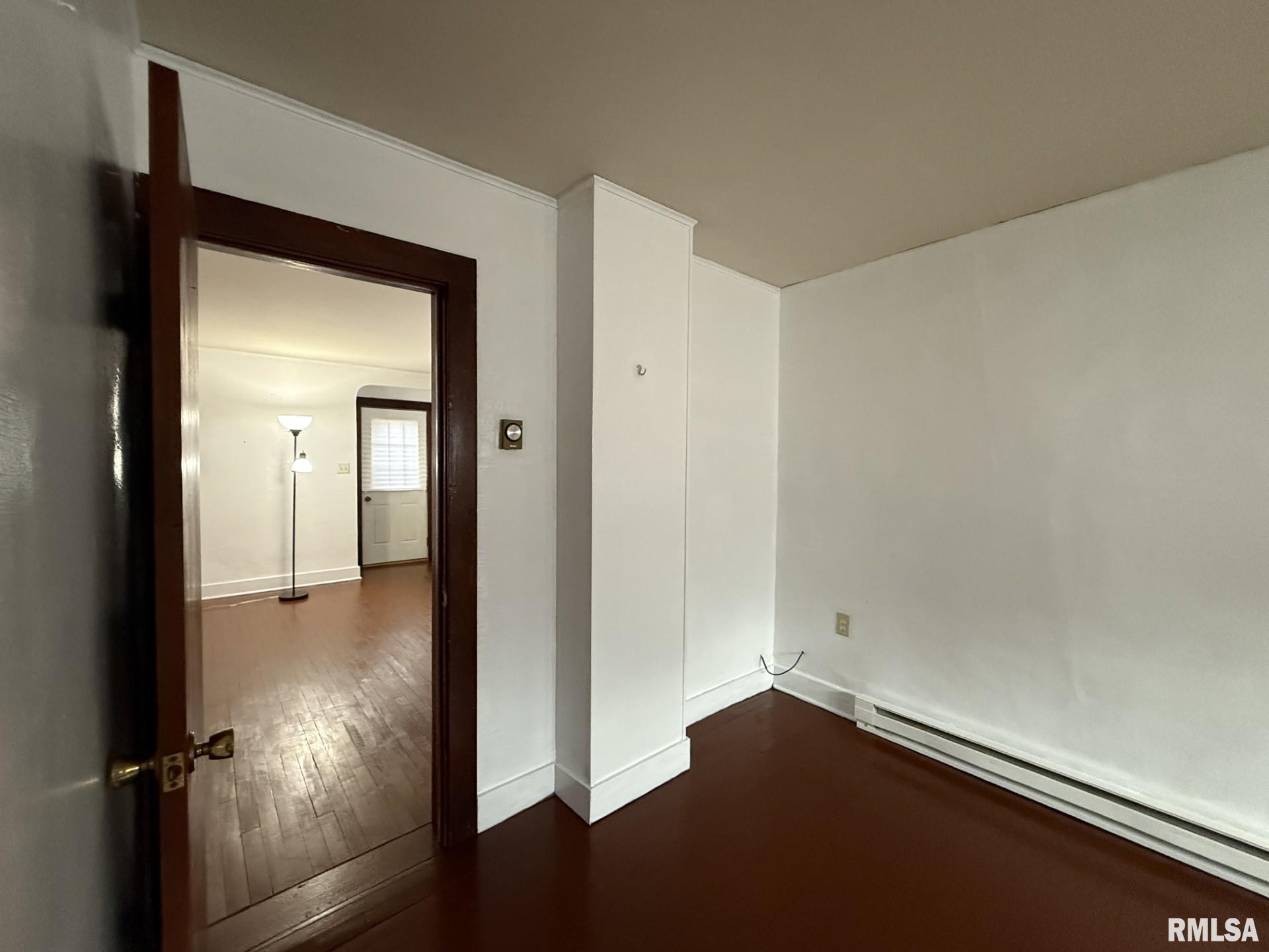 215 South Chamberlain Street Roseville, IL 61473 - Photo 23 of 35