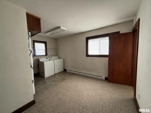 $44,900 | 215 South Chamberlain Street, Roseville, IL 61473