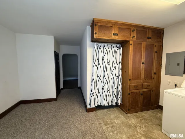 $44,900 | 215 South Chamberlain Street, Roseville, IL 61473