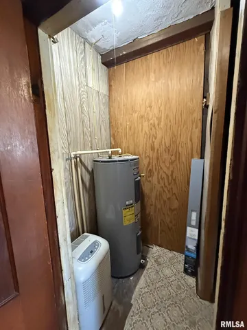 $44,900 | 215 South Chamberlain Street, Roseville, IL 61473