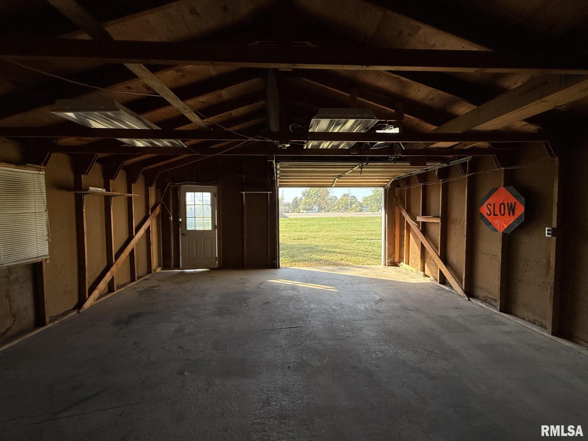 215 South Chamberlain Street Roseville, IL 61473 - Photo 32 of 35