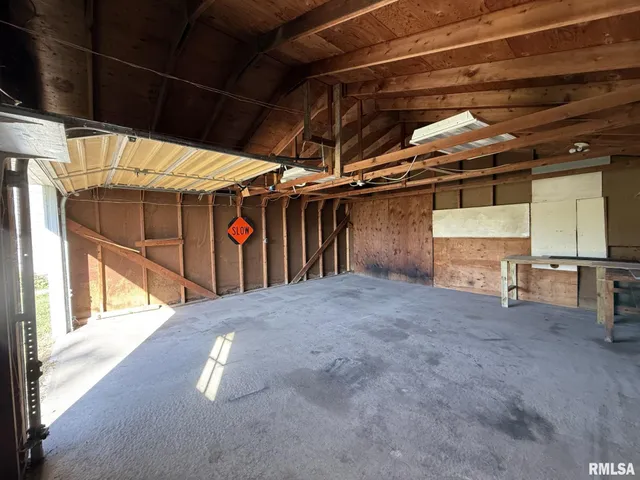 $44,900 | 215 South Chamberlain Street, Roseville, IL 61473