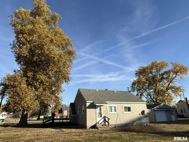 $44,900 | 215 South Chamberlain Street, Roseville, IL 61473