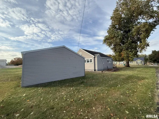 $44,900 | 215 South Chamberlain Street, Roseville, IL 61473