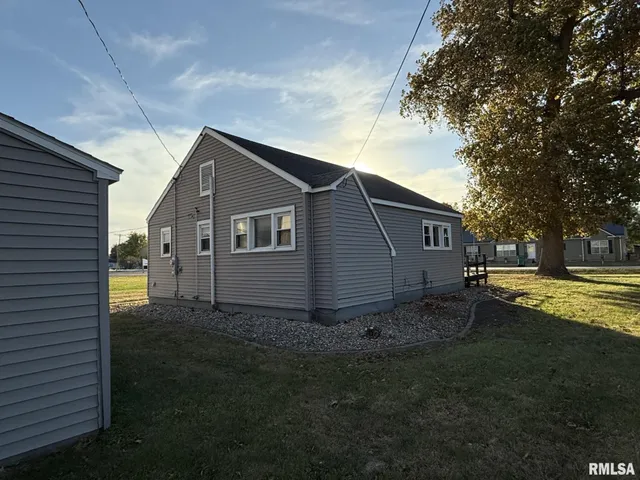 $44,900 | 215 South Chamberlain Street, Roseville, IL 61473