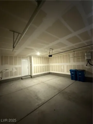 $1,950 | 10774 Astell Isle Court, Las Vegas, NV 89166