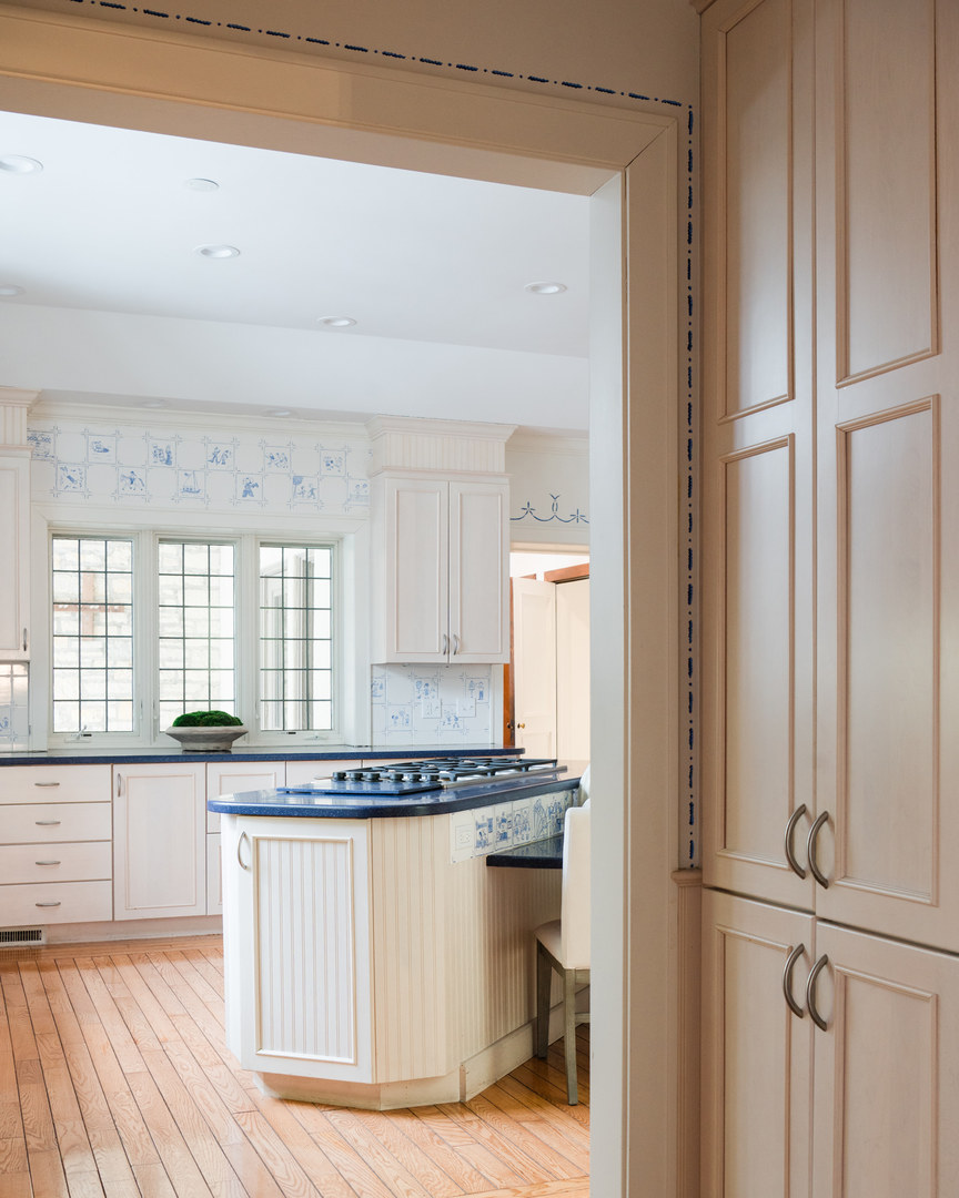 1650 Green Bay Road Lake Bluff, IL 60044 - Photo 23 of 63 a kitchen with granite countertop a stove a sink and a refrigerator