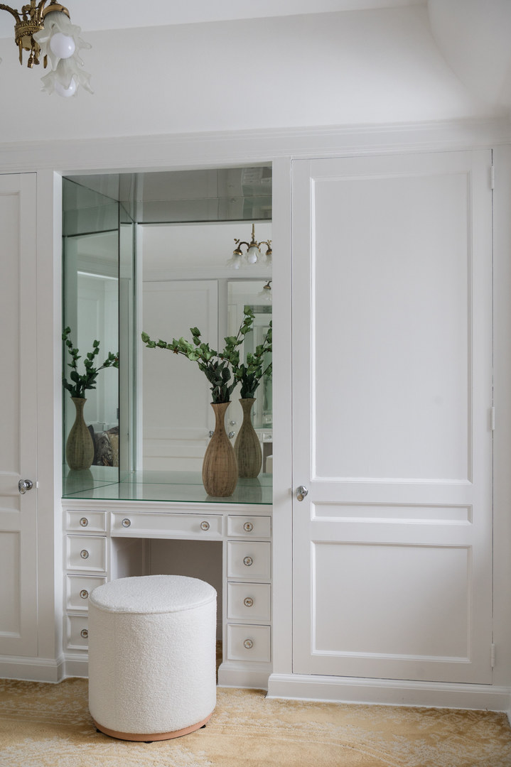 1650 Green Bay Road Lake Bluff, IL 60044 - Photo 36 of 63 a bathroom with a bathtub and a sink