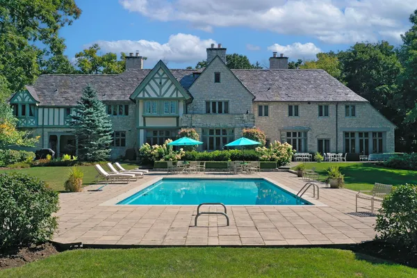 $6,250,000 | 1650 Green Bay Road, Lake Bluff, IL 60044