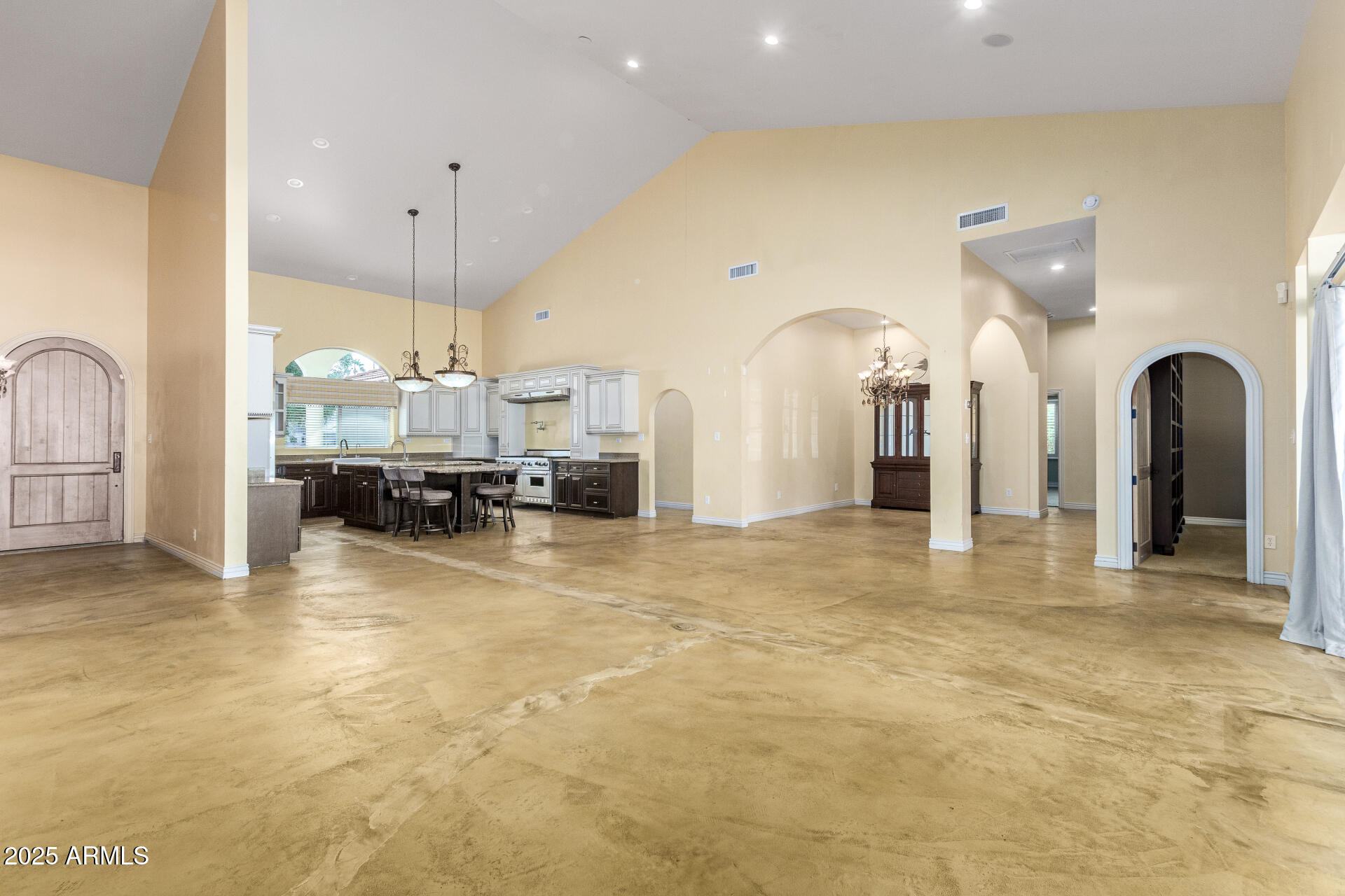 622 West Linger Lane Phoenix, AZ 85021 - Photo 8 of 26 a view of a room with gym equipment