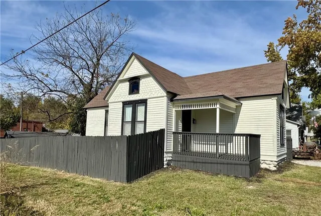 $163,900 | 613 South Washington Street, Clinton, MO 64735