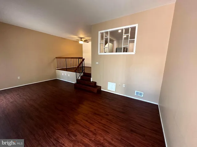 a view of a microwave oven