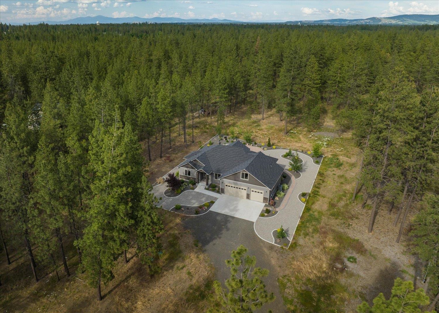8011 South Carnation Road Spokane, WA 99224 - Photo 3 of 50