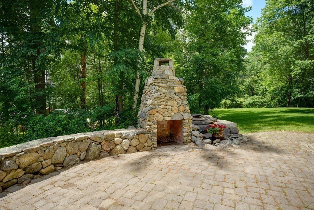 437 Taylor Road Stow, MA 01775 - Photo 11 of 19 Gallery Image 11