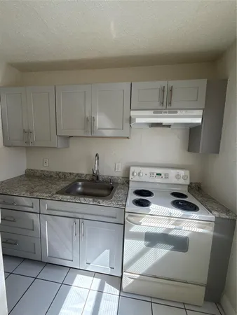$1,700 | 720 Southwest 7th Street, Unit 1, Dania Beach, FL 33004