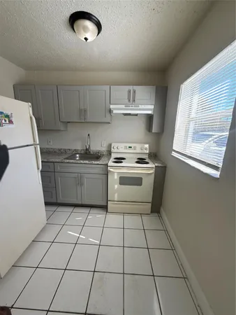 $1,700 | 720 Southwest 7th Street, Unit 1, Dania Beach, FL 33004