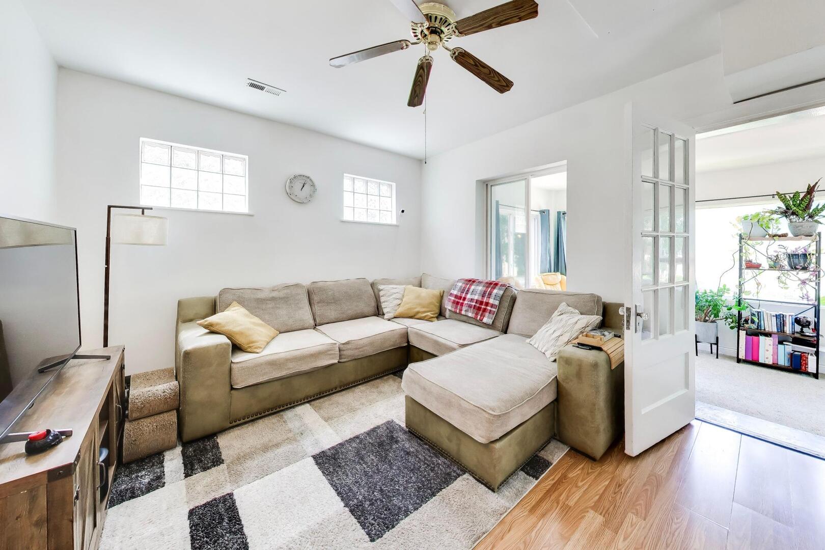 3435 North Harding Avenue, Unit 2 Chicago, IL 60618 - Photo 2 of 24