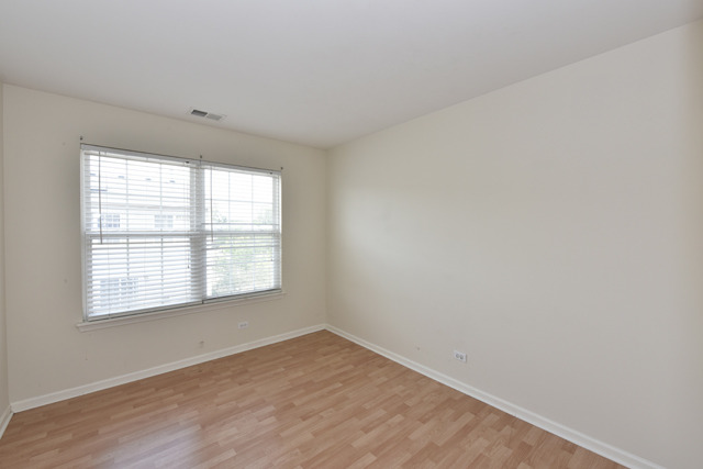 262 Holiday Lane, Unit 262 Hainesville, IL 60073 - Photo 16 of 23