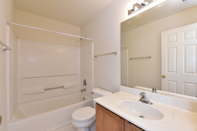 262 Holiday Lane, Unit 262 Hainesville, IL 60073 - Photo 18 of 23