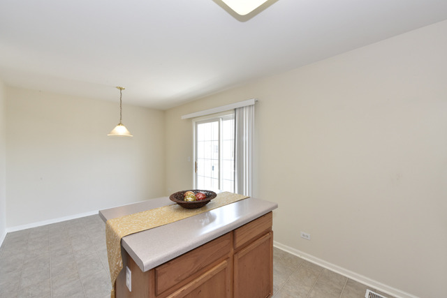 262 Holiday Lane, Unit 262 Hainesville, IL 60073 - Photo 10 of 23