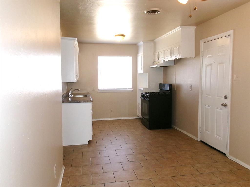 4204 Burke Road Fort Worth, TX 76119 - Photo 14 of 35 Gallery Image 14