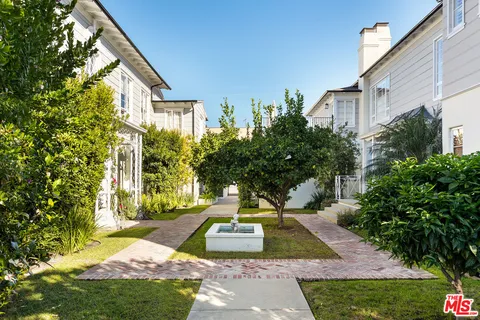 $1,199,000 | 118 1/2 Flores Street, Los Angeles, CA 90048