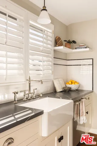 $1,199,000 | 118 1/2 Flores Street, Los Angeles, CA 90048