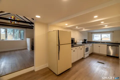 $299,000 | 231 Broad Street, Norwich, CT 06360