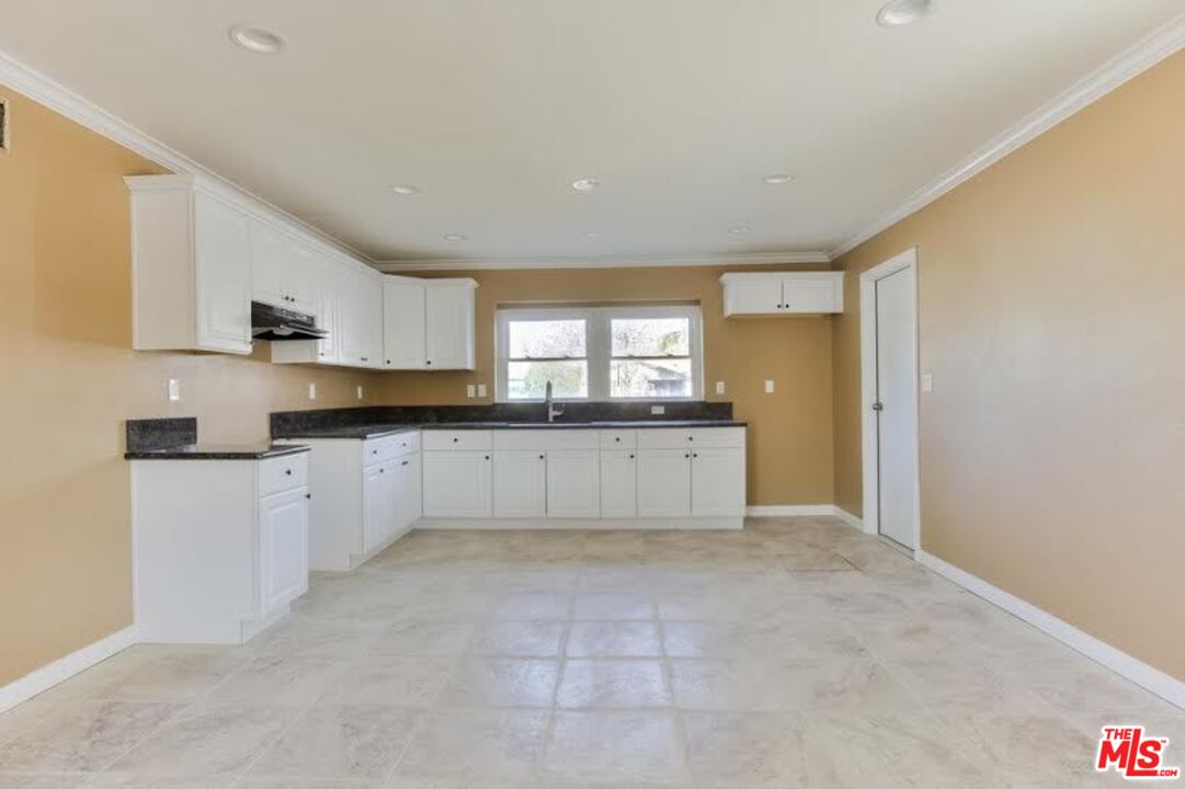 2769 West 7th Street Rialto, CA 92376 - Photo 4 of 11