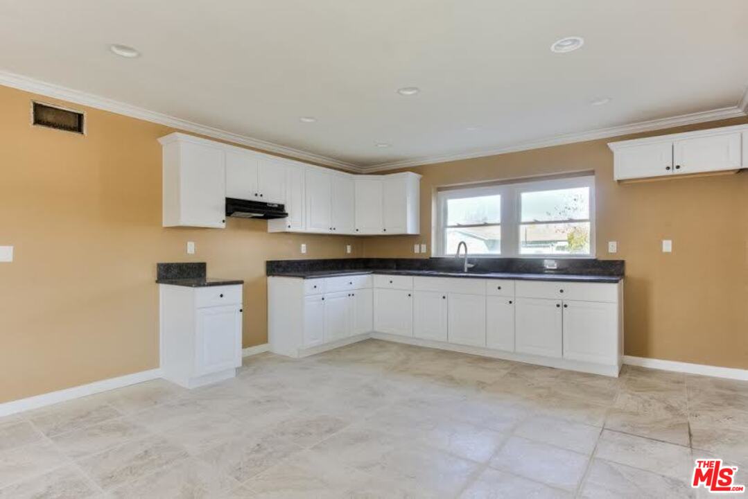 2769 West 7th Street Rialto, CA 92376 - Photo 5 of 11